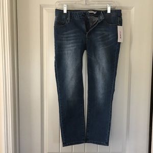 Super Soft Cropped Jeans in Medium Wash